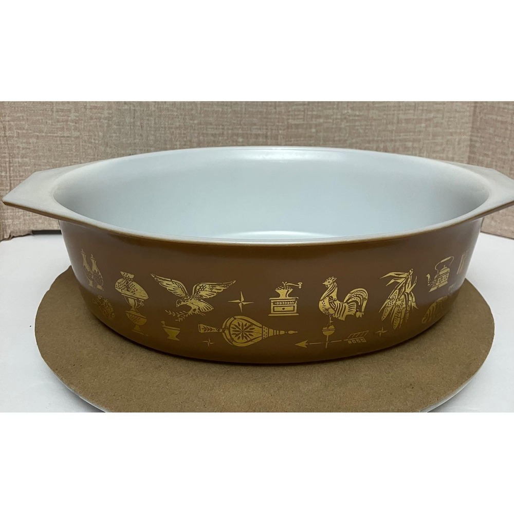 Pyrex Casserole Dish 1.5qt Brown Excellent Early American Gold Eagle 474-B